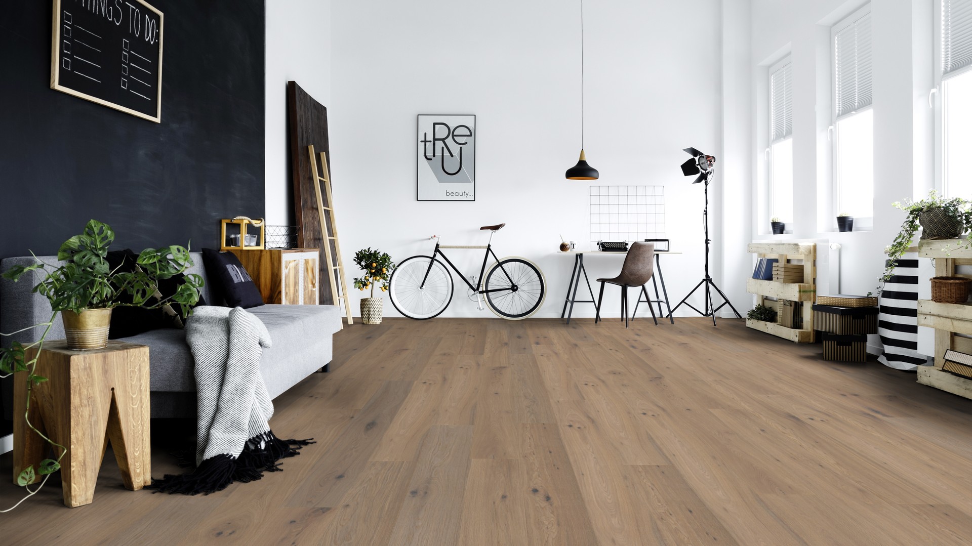 Landhausdiele Boston Eiche astig gebürstet geräuchert weiß geölt Landhausdiele Boston Eiche astig gebürstet geräuchert weiß geölt